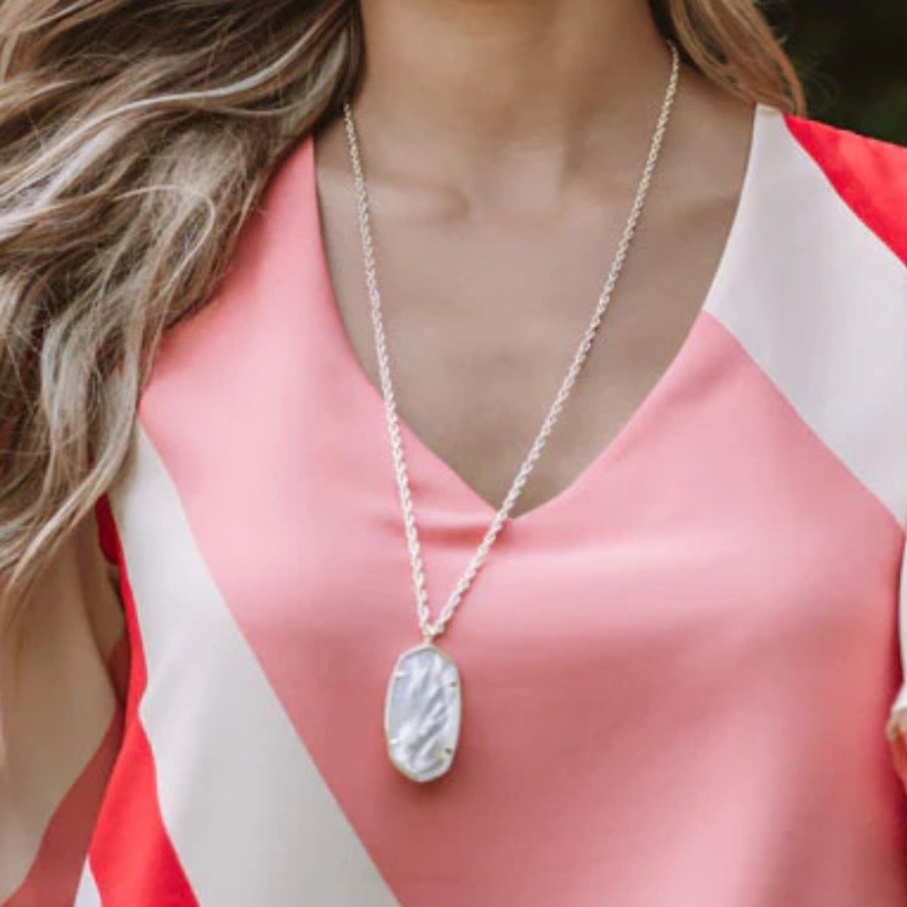 NWT Kendra Scott Rae necklace in gold chain greyish silver pendant Necklace